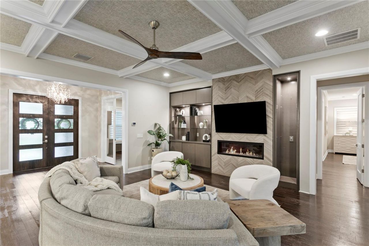 5016 W Evelyn Drive, Tampa, FL 33609 Photo