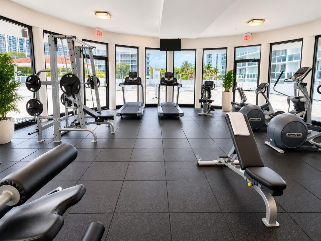20515 E Country Club Dr , Unit 2141, Aventura, FL 33180 Photo