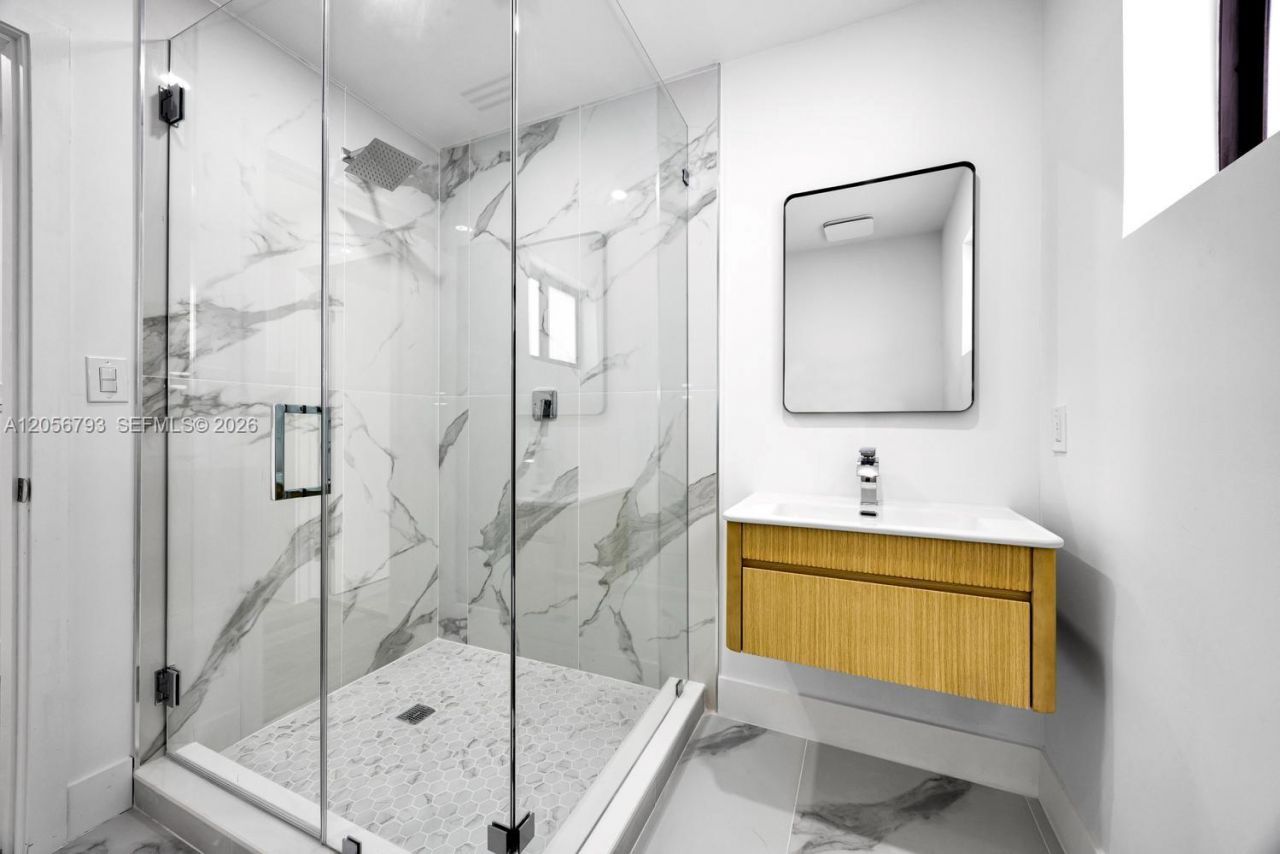 3050 SW 26th St, Unit 3050, Miami, FL 33133 Photo