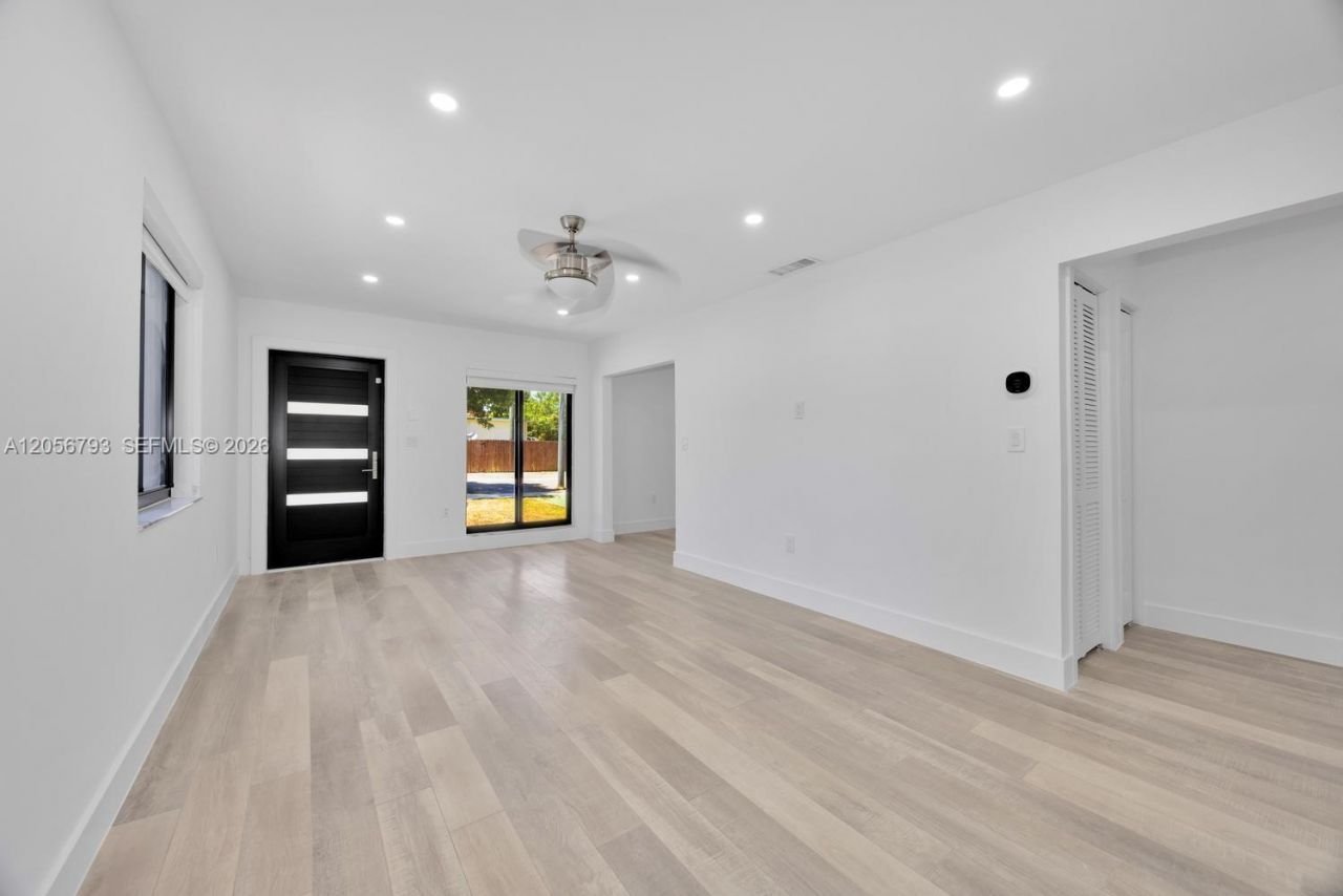 3050 SW 26th St, Unit 3050, Miami, FL 33133 Photo