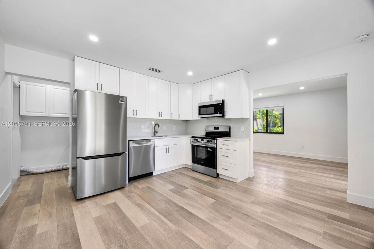 3050 SW 26th St, Unit 3050, Miami, FL 33133 Photo