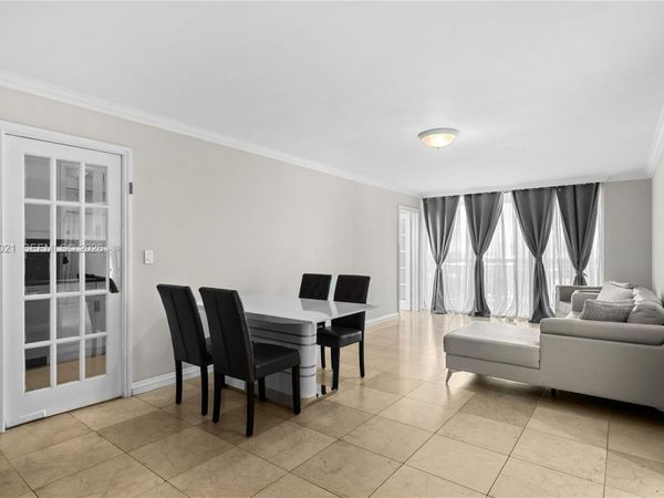 18011 Biscayne Blvd , Unit 902, Aventura, FL 33160