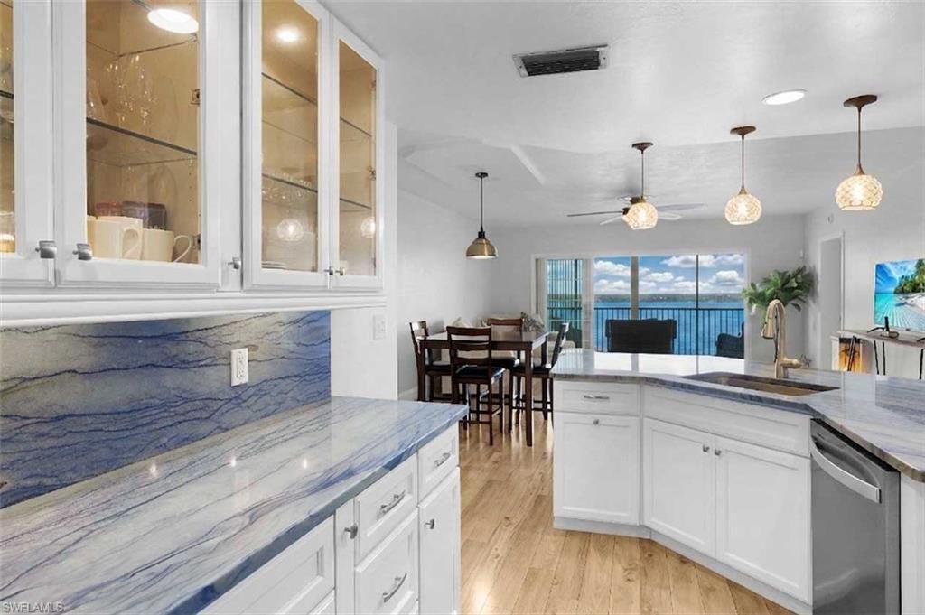 1901 Clifford St, Unit 1402, Fort Myers, FL 33901 Photo