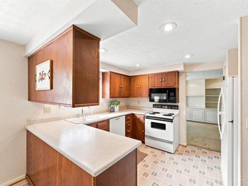 4938 Bonaventure Court, Delhi Twp, OH 45238 Photo 6