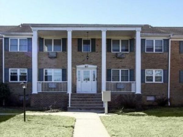 60 Manchester Court, Unit E, Freehold, NJ 07728