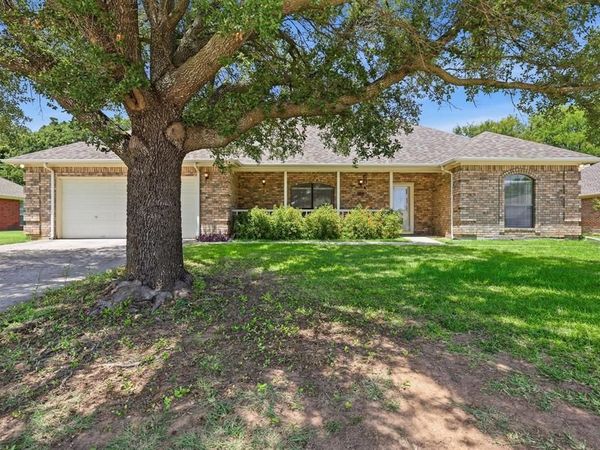 2103 Fair Oaks Drive , Bridgeport, TX 76426