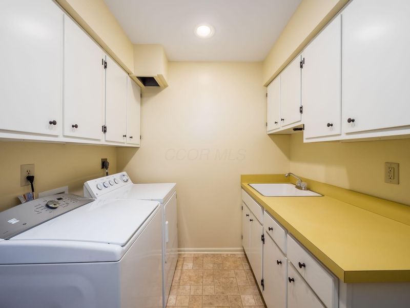 2310 Sandover Road, Columbus, OH 43220 Photo 19
