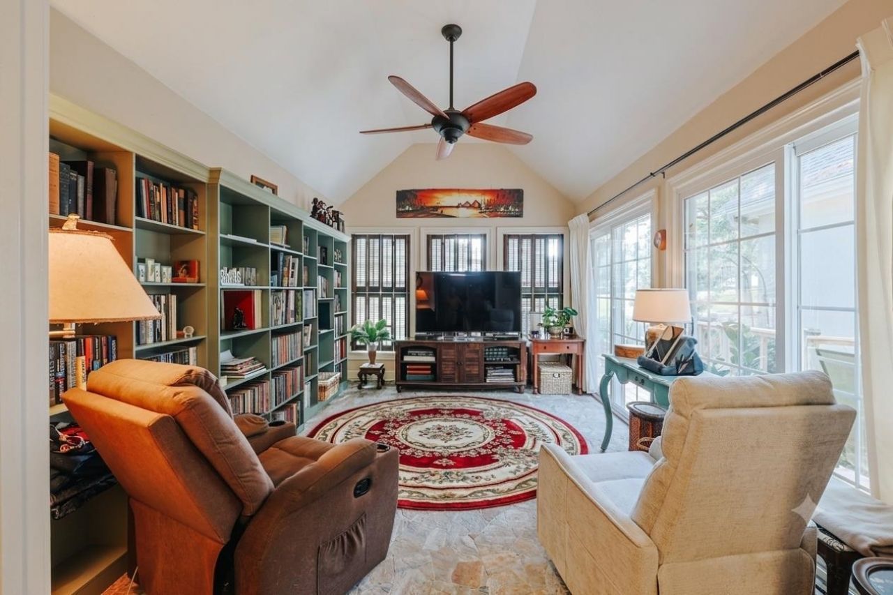 444 Dornoch Dr.  Photo 4