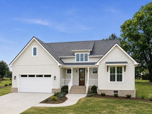 2040 Carsons Way, Piney Flats, TN 37686