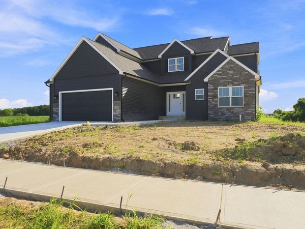 17566 Creekside Crossing Run, Huntertown, IN 46748