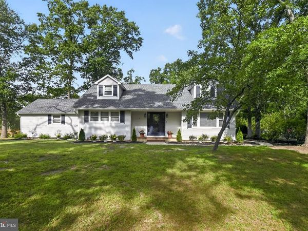 8 E FOREST GLEN DRIVE, MILLVILLE, NJ 08332