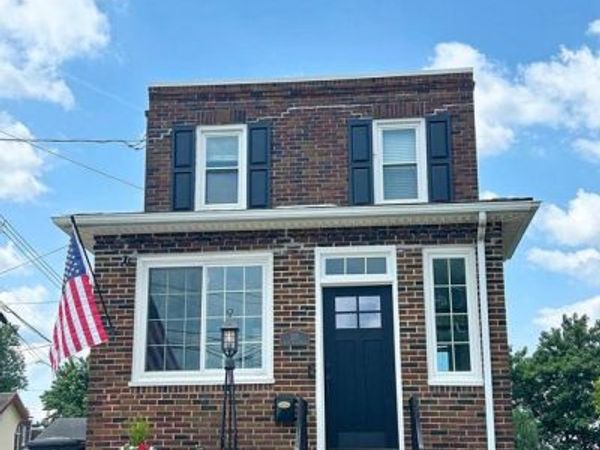 215 W 9TH AVENUE , CONSHOHOCKEN, PA 19428