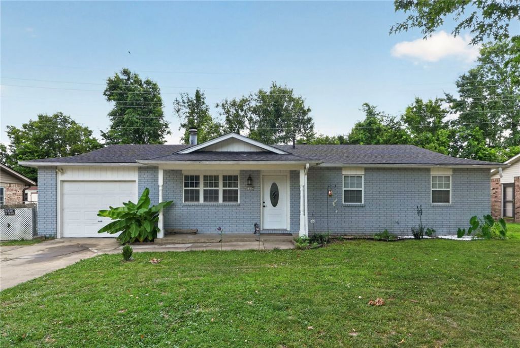 1103 White Road, Springdale, AR 72762 Main Photo