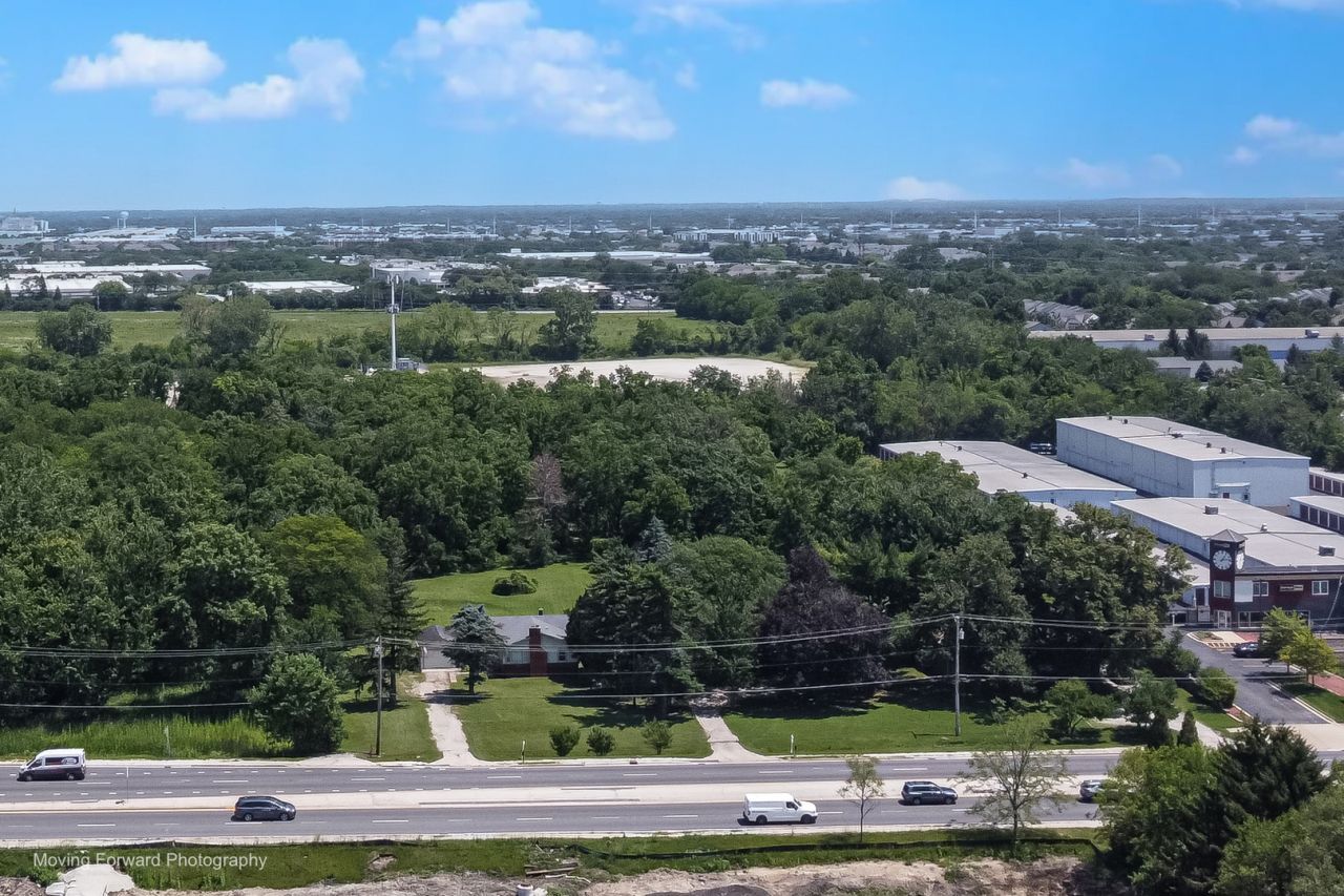 7S151 N Eola Road , Aurora, IL 60502