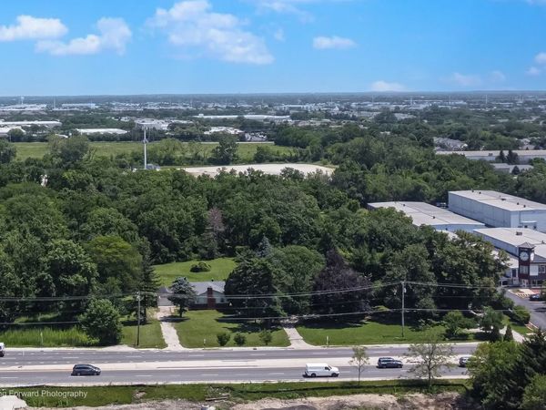 7S151 N Eola Road , Aurora, IL 60502