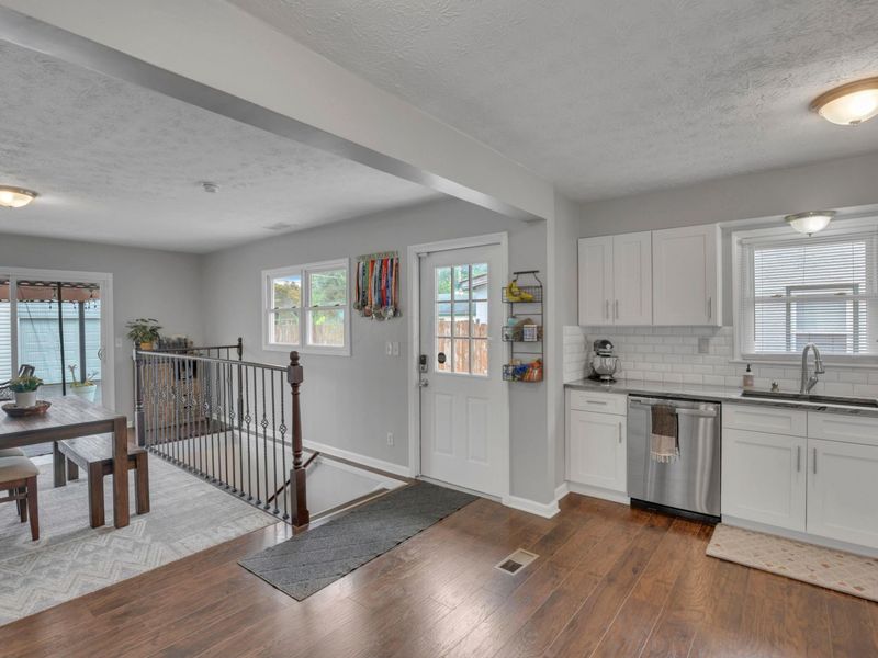 4348 Maplegrove Drive, Grove City, OH 43123 Photo 12