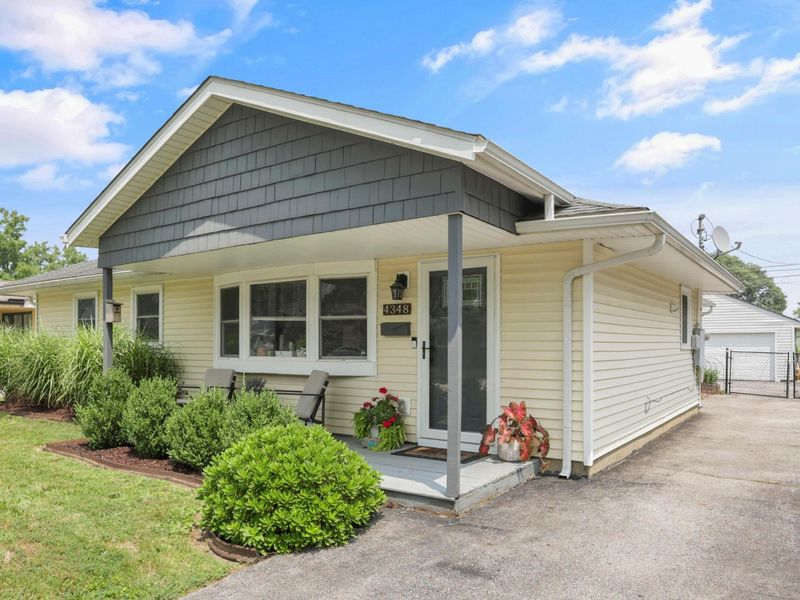 4348 Maplegrove Drive, Grove City, OH 43123 Photo 2