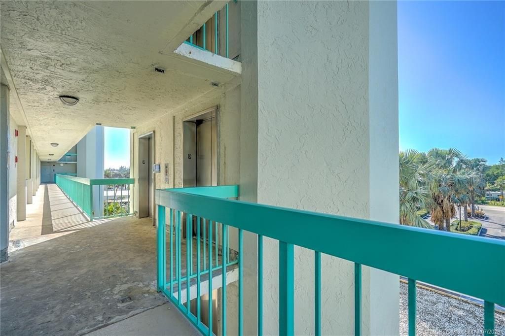 9940 S Ocean Drive, Unit 305, Jensen Beach, FL 34957 Photo