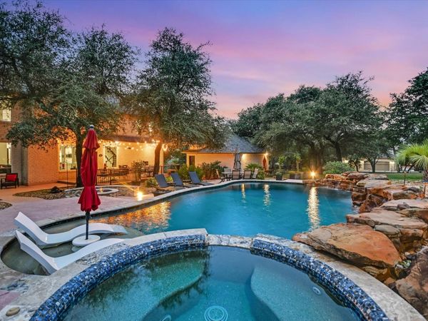 8802 Westminster GLN, Austin, TX 78730