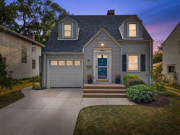 4623 N Idlewild Ave, Whitefish Bay, WI 53211