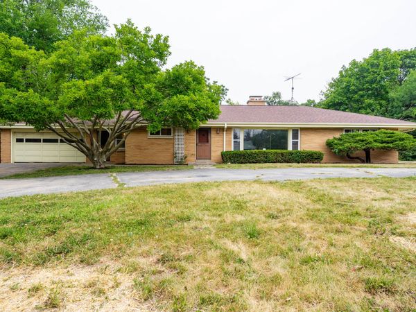 15520 Carpenter Rd, Brookfield, WI 53005