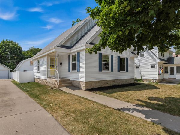 143 Harrison Ave, Waukesha, WI 53186