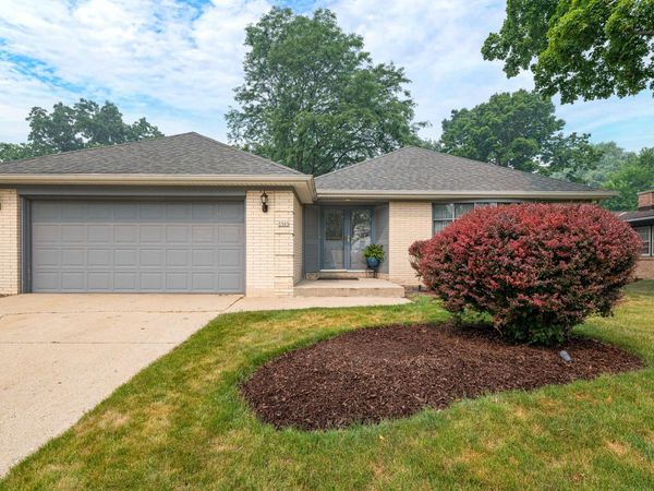 3303 S 123rd St, West Allis, WI 53227