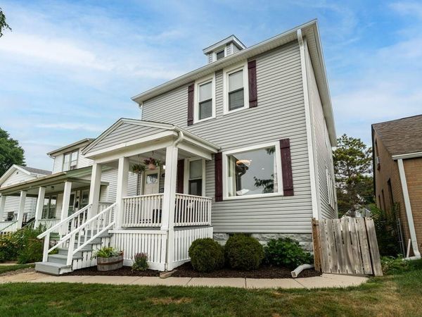 3660 S Iowa Ave, Saint Francis, WI 53235