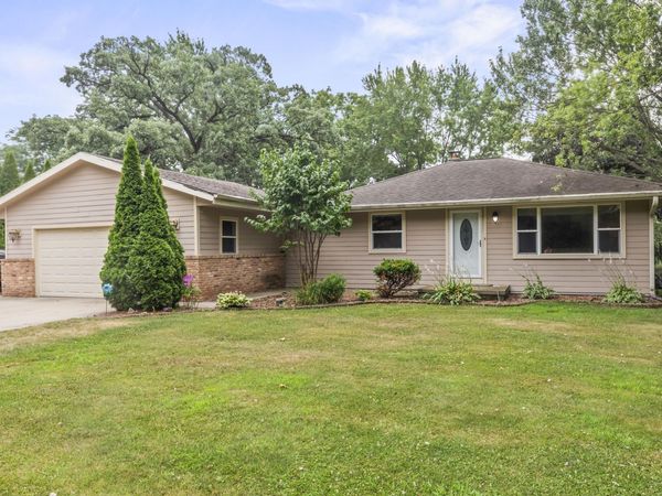 S25W26005 Mac Arthur Rd, Waukesha, WI 53188