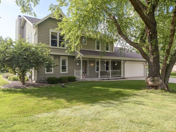 N75W28050 Schmidt Ln, Merton, WI 53029