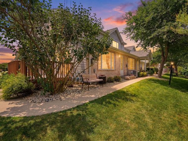 10050 W Whitnall Edge Dr, Unit A, Franklin, WI 53132