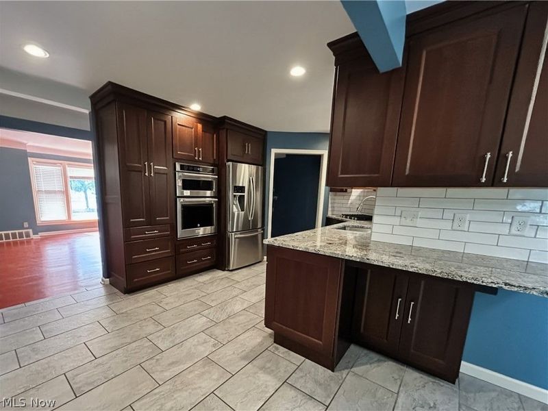1011 Learidge Road, Lyndhurst, OH 44124 Photo 4