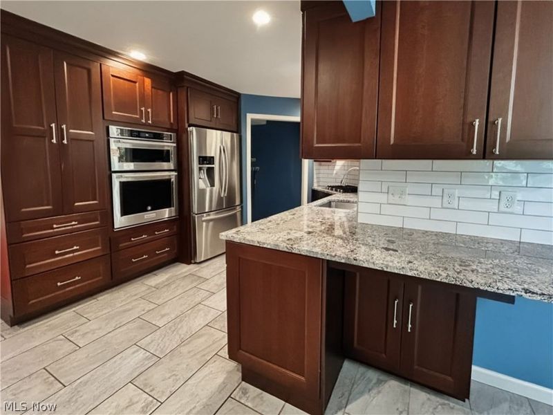 1011 Learidge Road, Lyndhurst, OH 44124 Photo 6
