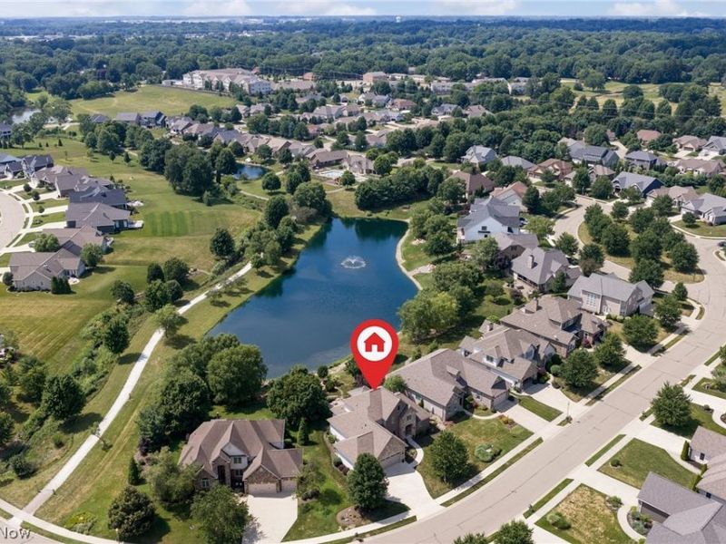 1136 Laurel Green Drive NE, North Canton, OH 44720 Photo 4