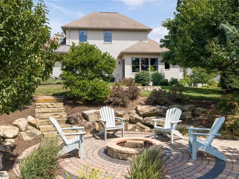 1136 Laurel Green Drive NE, North Canton, OH 44720 Photo 6