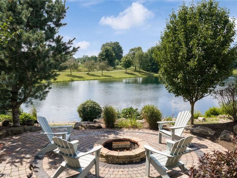 1136 Laurel Green Drive NE, North Canton, OH 44720 Photo 7