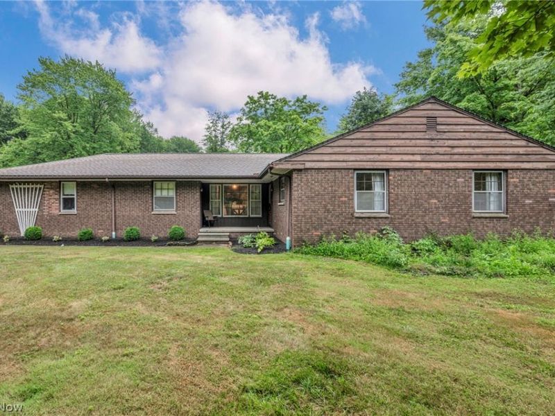 11523 Auburn Road, Chardon, OH 44024 Photo 2