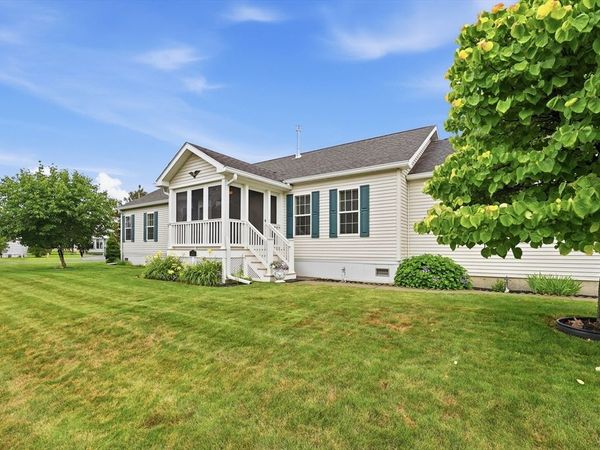 11 Carol Circle, Westfield, MA 01085