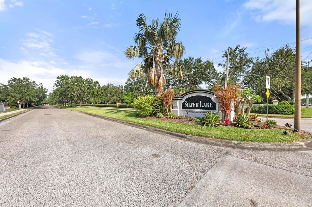 5224 58th Terrace E, Bradenton, FL 34203 Photo