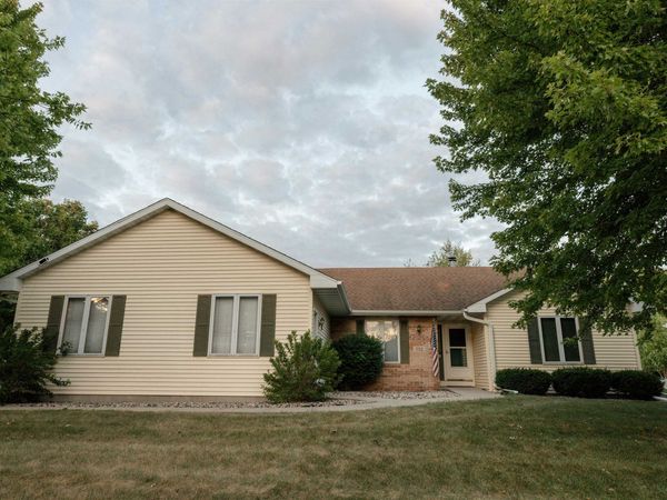 752 Westlawn Drive, Cottage Grove, WI 53527