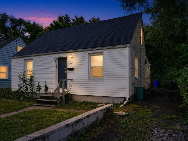 1927 Gault Street , Columbus, OH 43205 Photo 3