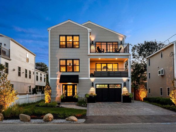 82 Kings Highway, Hampton, NH 03842