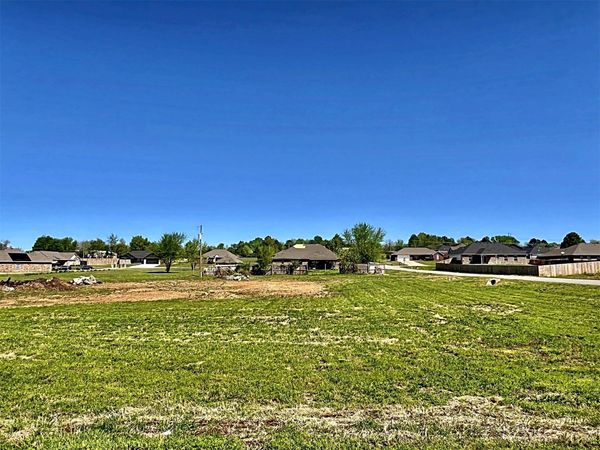 17540 W Tray Road , Tahlequah, OK 74464