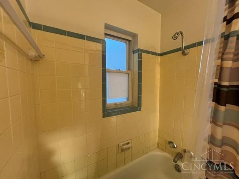 6825 Esther Lane, Madeira, OH 45243 Photo 13