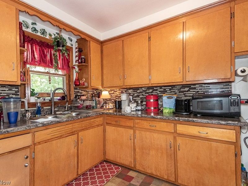 243 W Glendale Street, Bedford, OH 44146 Photo 10