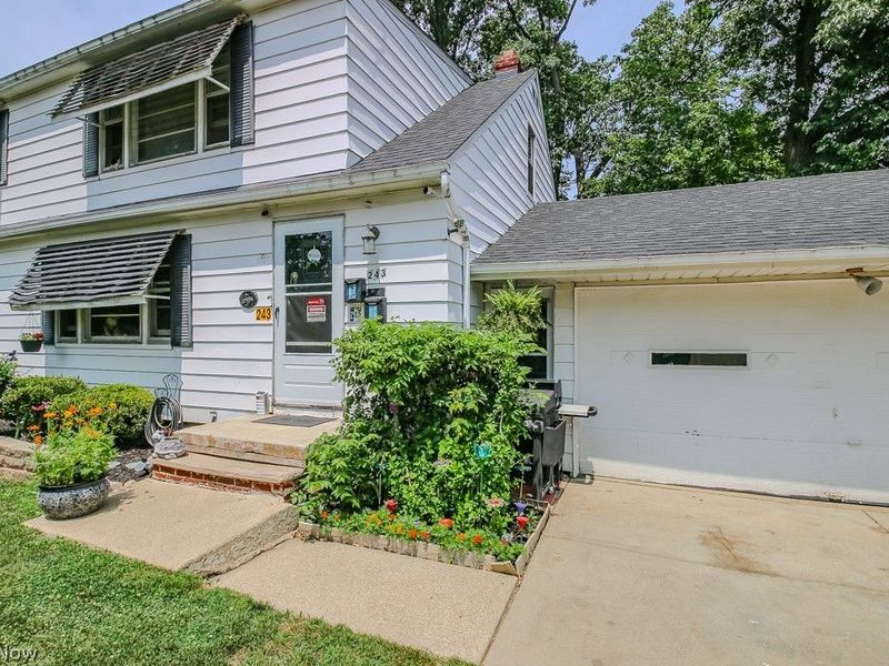 243 W Glendale Street, Bedford, OH 44146 Photo 2