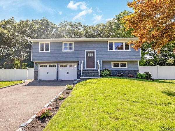 10 Shenandoah Boulevard, Port Jefferson Station, NY 11776