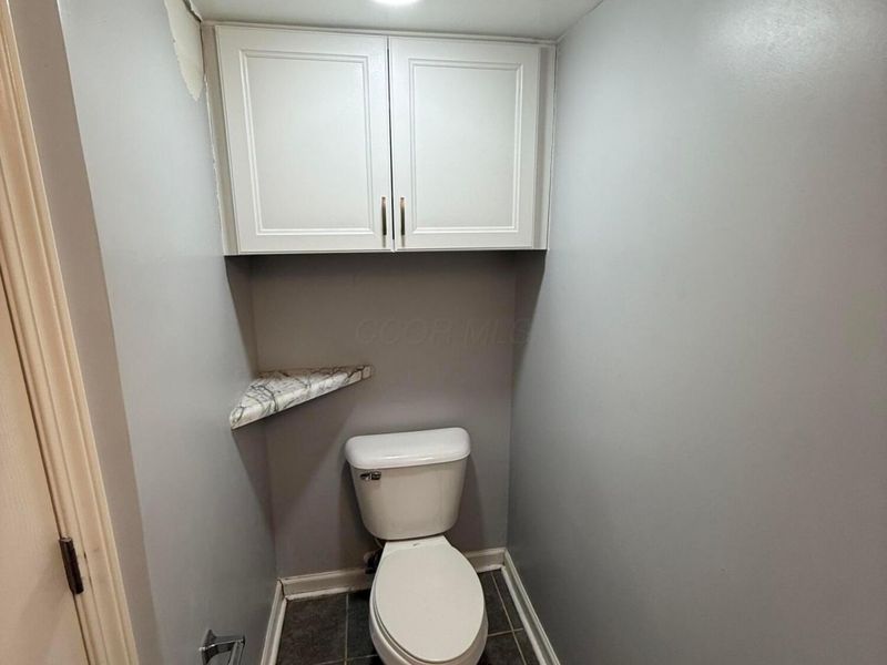 4006 Halsey , Columbus, OH 43228 Photo 3