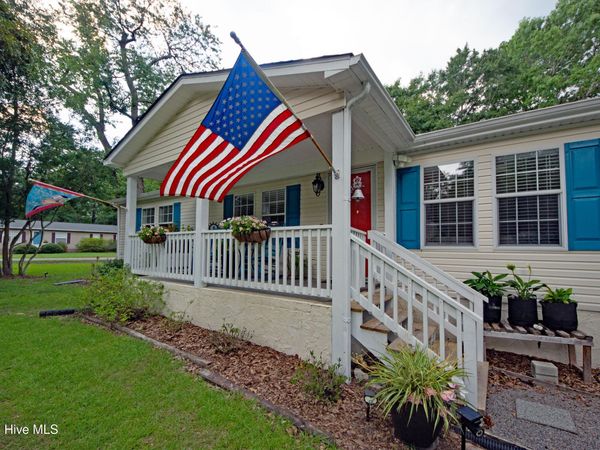 21 Warwick Court , Hampstead, NC 28443