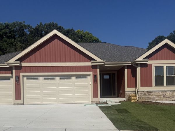 3 Savannah Parkway, Deerfield, WI 53531